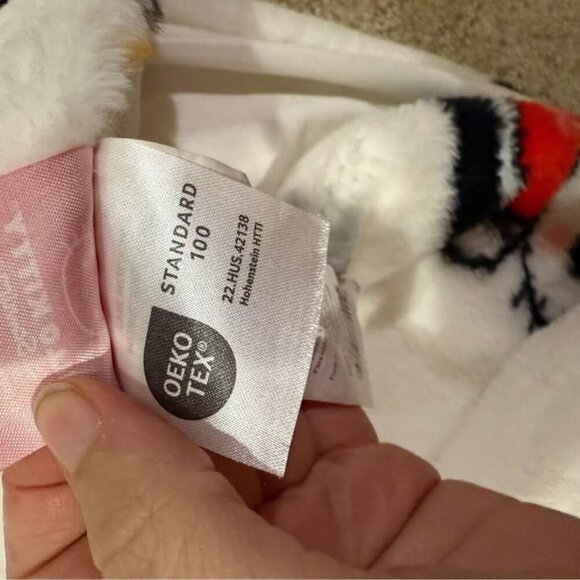 Hello Kitty Holiday blanket - Picture 3 of 3